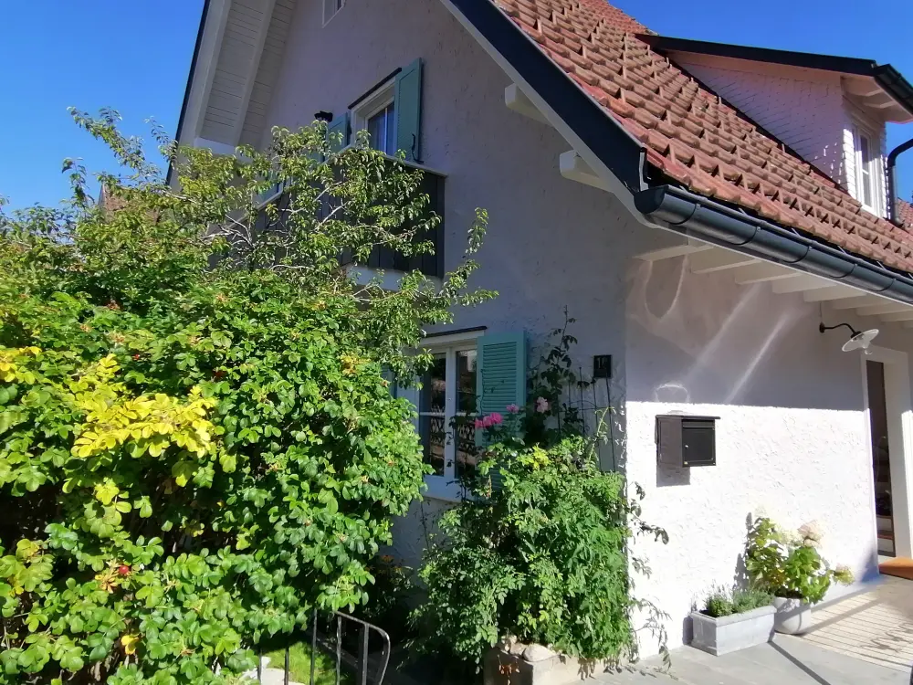 Garten mit Fensterläden — Ferienhaus WÄLDER:Quartier St. Blasien, Haus im Glück, Schwarzwald